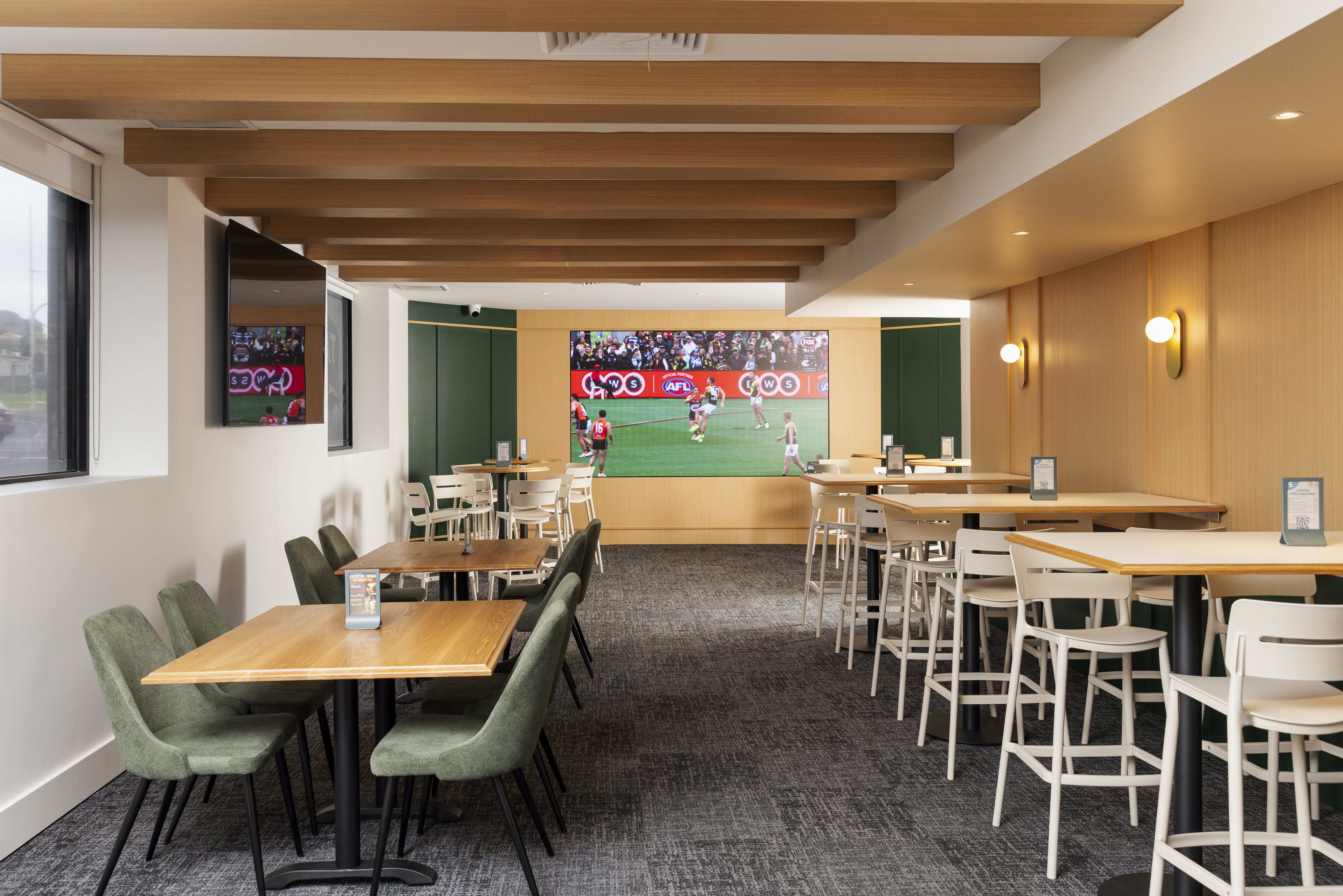Leighoak Sports Bar